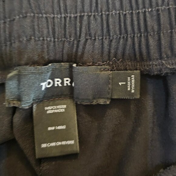 Torrid tapered pull on pant - Picture 4 of 5